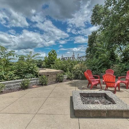 Walk To Broadway Riverfront Condo With Pool Nashville Buitenkant foto
