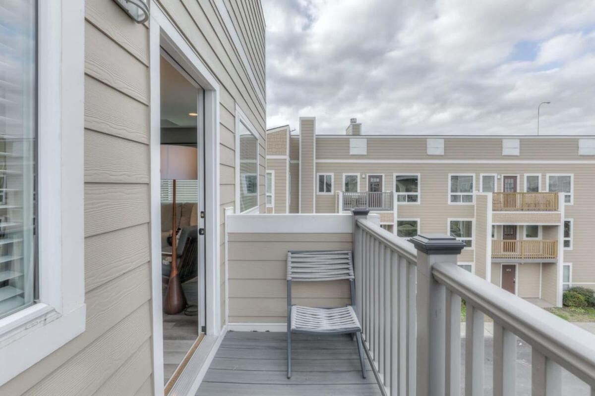 Walk To Broadway Riverfront Condo With Pool Nashville Buitenkant foto