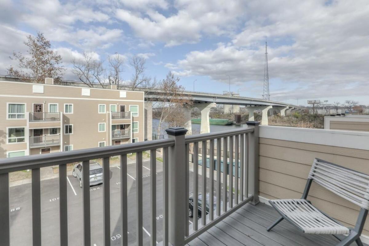 Walk To Broadway Riverfront Condo With Pool Nashville Buitenkant foto