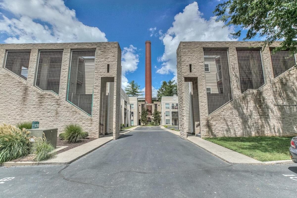 Walk To Broadway Riverfront Condo With Pool Nashville Buitenkant foto